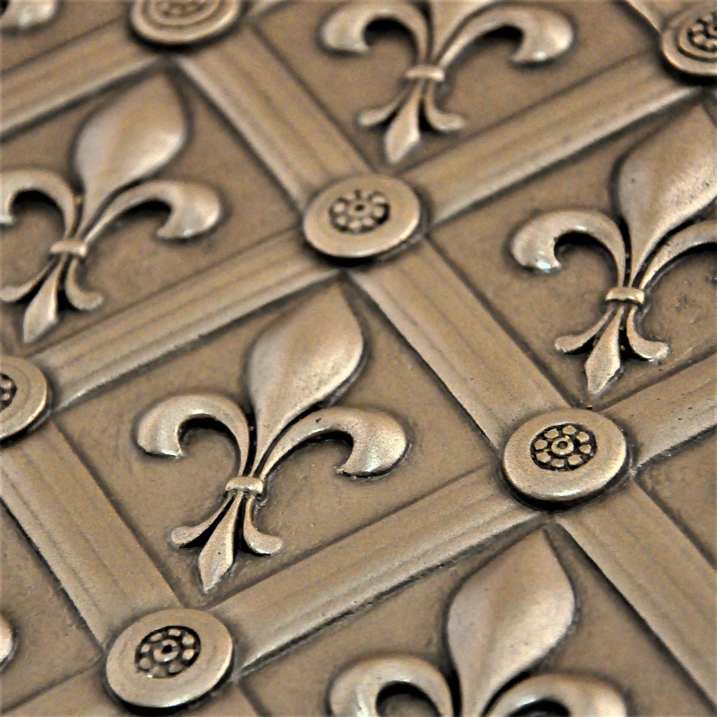 Backsplash Metal Mural Tile Hand Made Plaque Fleur De Lis 12" x 16" Bronze